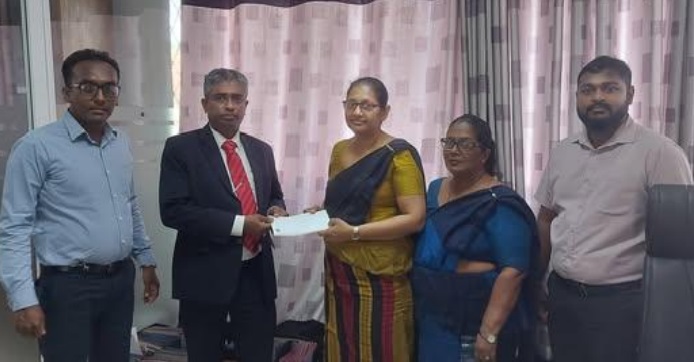 Old Boys’ Association has donated LKR 100,000 to the Under-19 cricket team